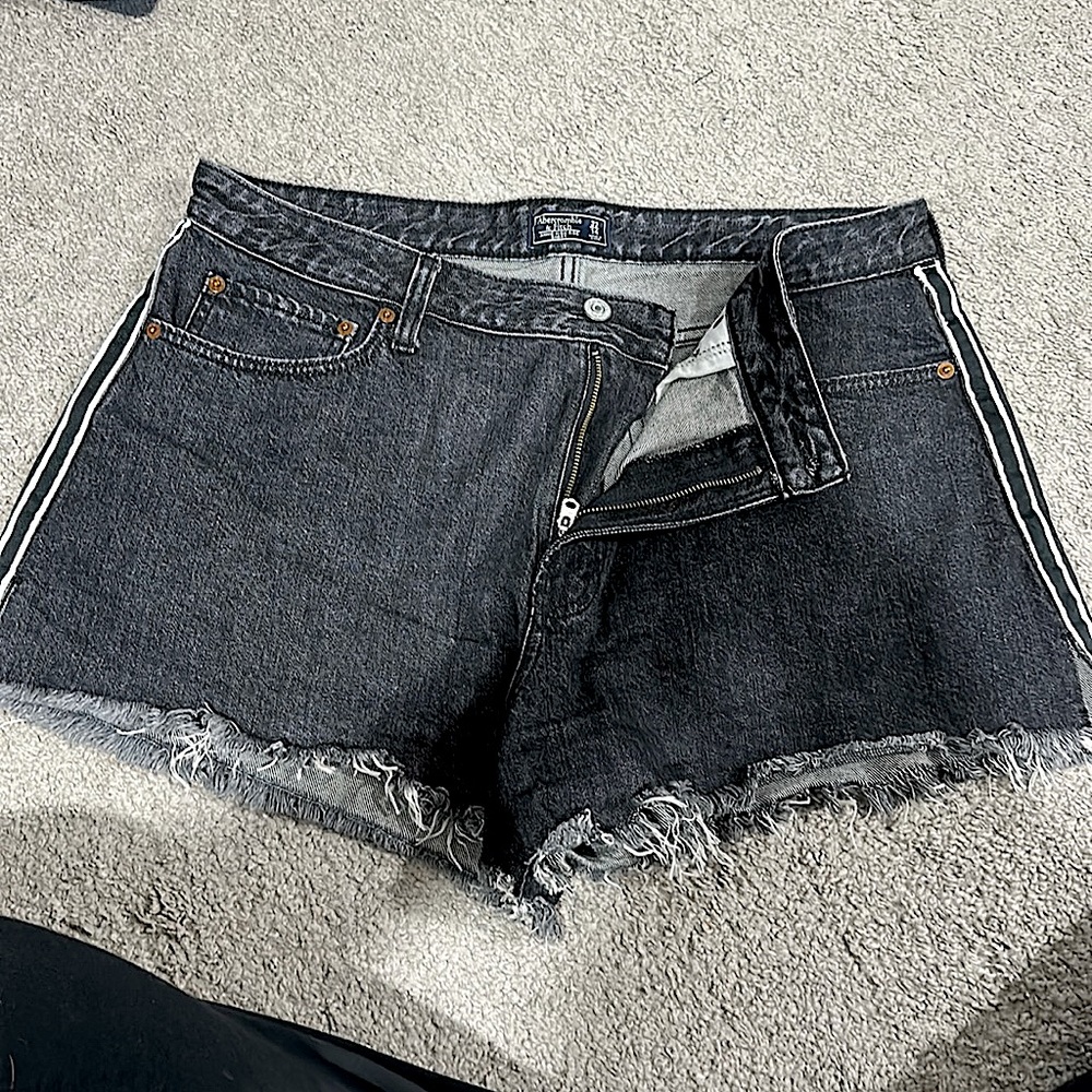 Abercrombie & Fitch Annie High Rise Short w/side stripes